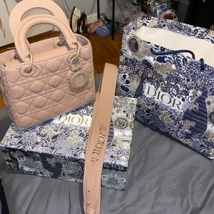Christian Dior lady Dior ultra matte medium bag